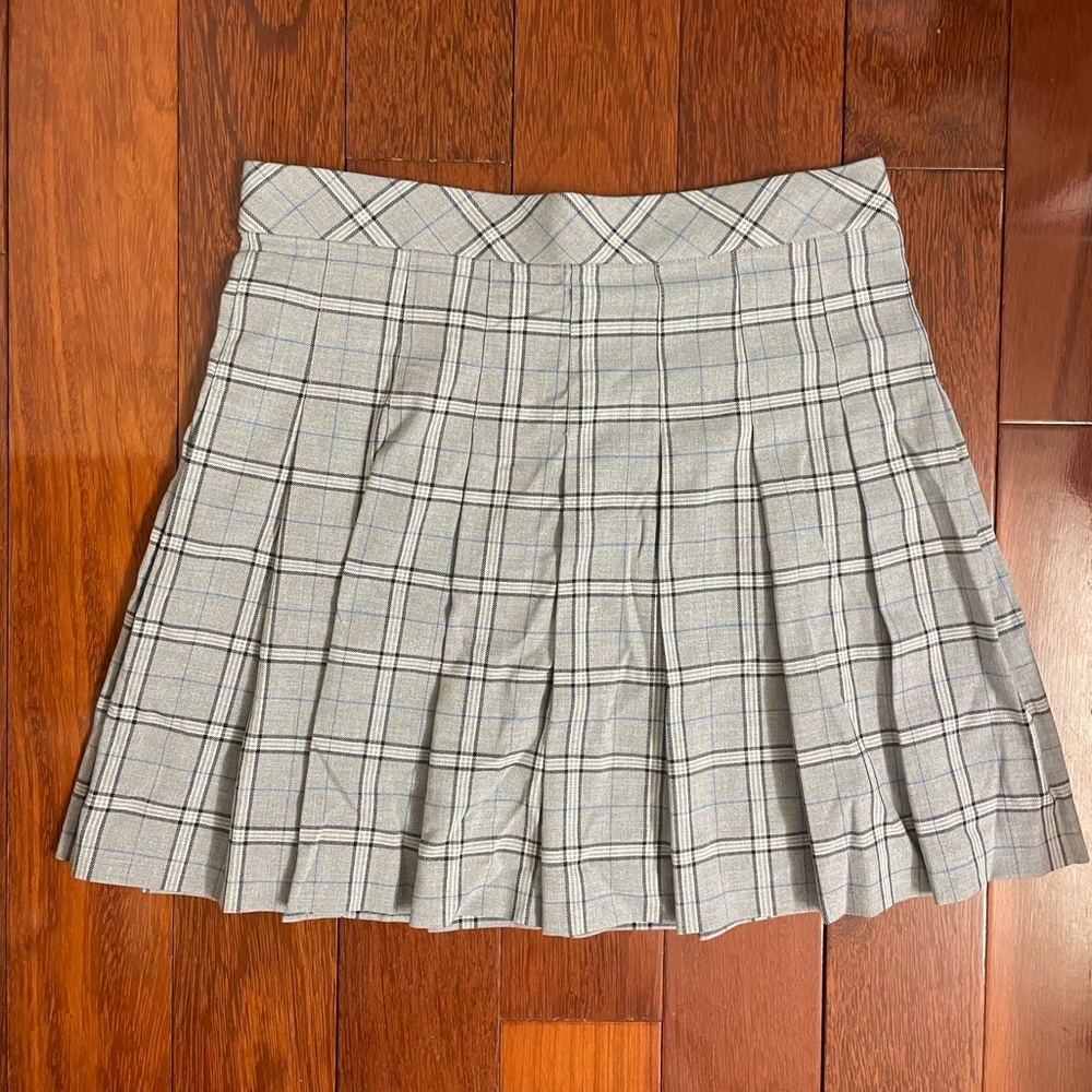 Uniqlo Gray Plaid Pleated Skirt